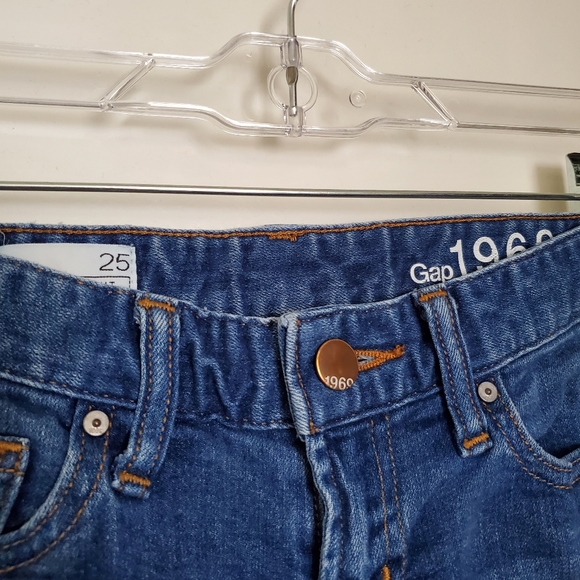 Gap denim shorts medium wash size 25 - Picture 3 of 5